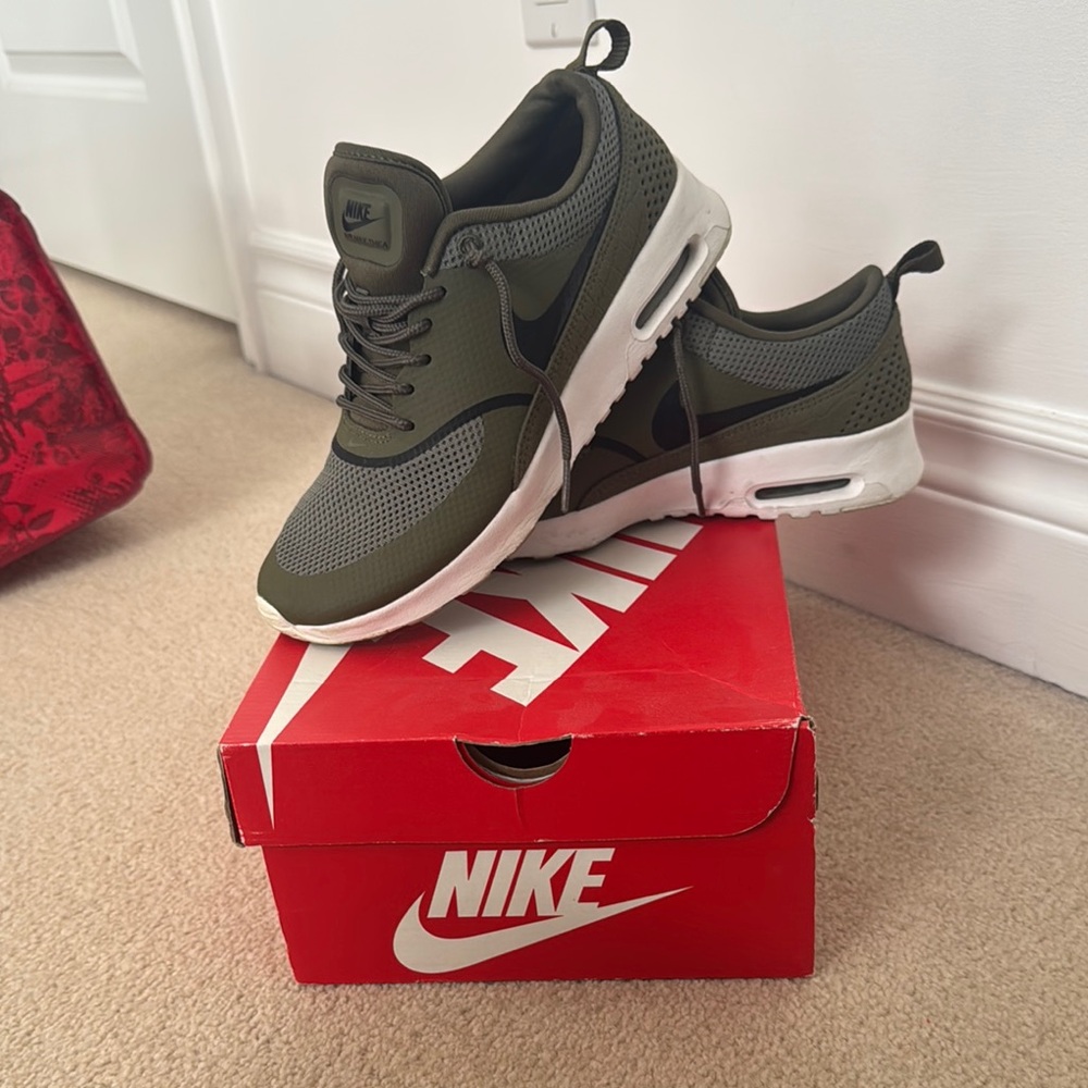 Nike Women's Athletic Shoes - Olive Green and Gray